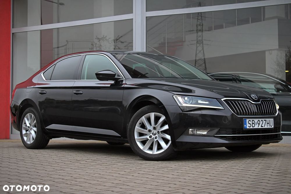 Skoda Superb 2019 photo 3