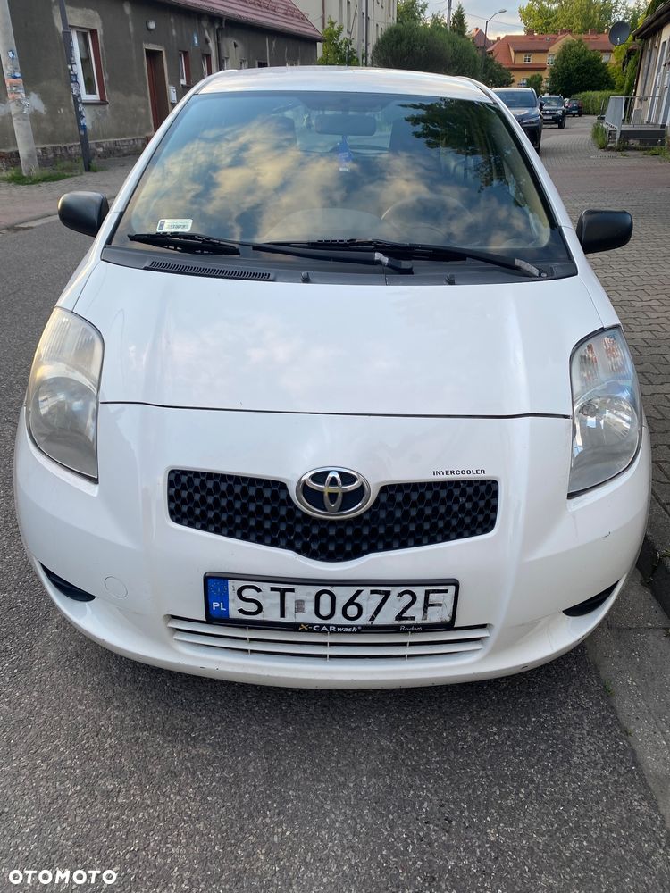 Toyota Yaris - 1