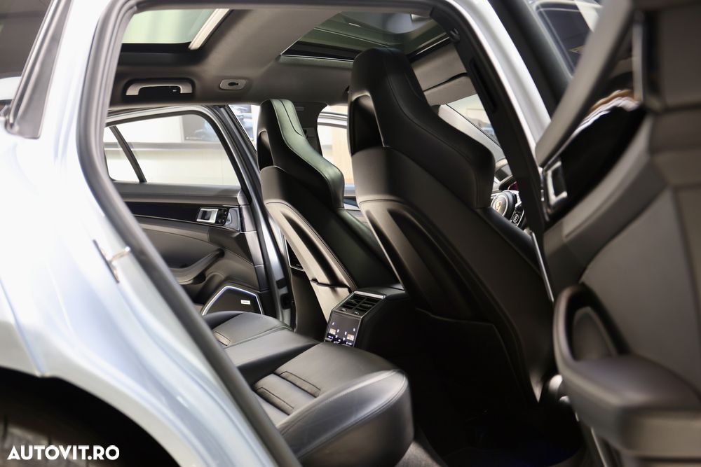 Porsche Panamera 4S Sport Turismo - 19