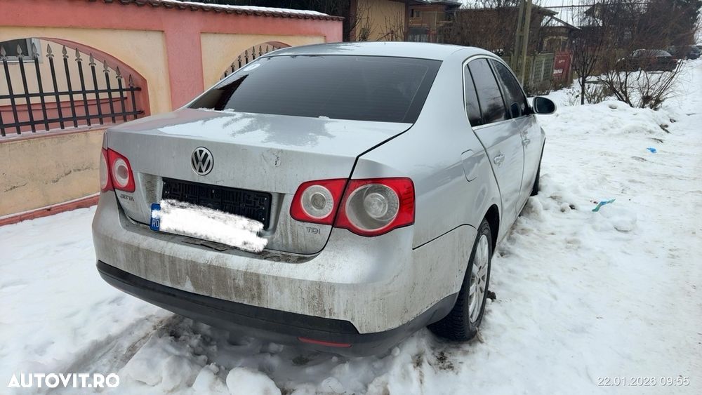 Volkswagen Jetta 1.9 TDI Comfortline - 4