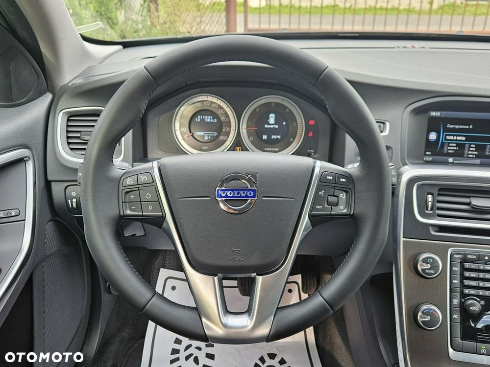 Volvo V60 D4 Geartronic Momentum - 10