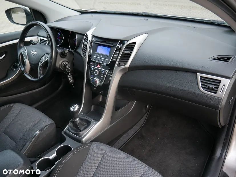 Hyundai i30 1.4 Premium - 6