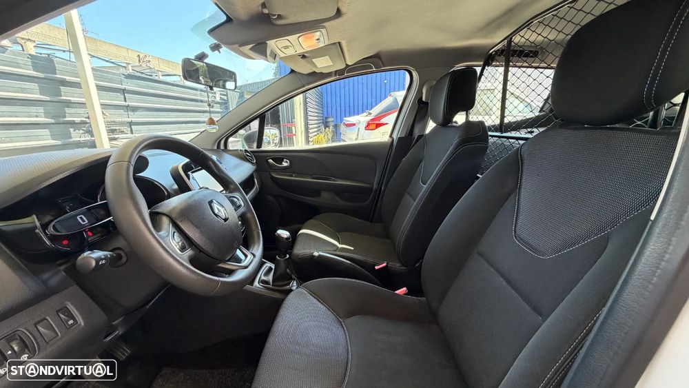 Renault CLIO - 22