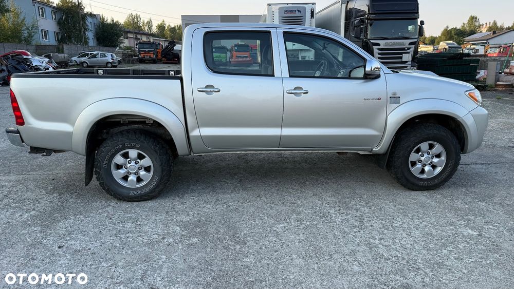 Toyota Hilux - 4