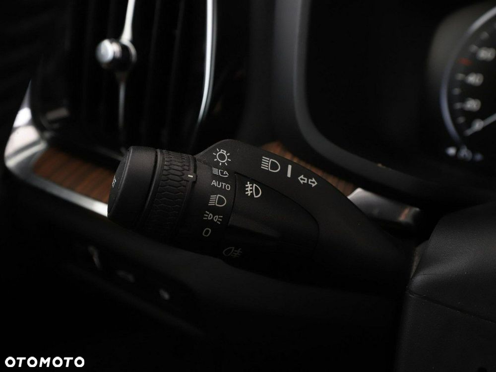 Volvo V60 T8 AWD Recharge Geartronic Inscription - 36