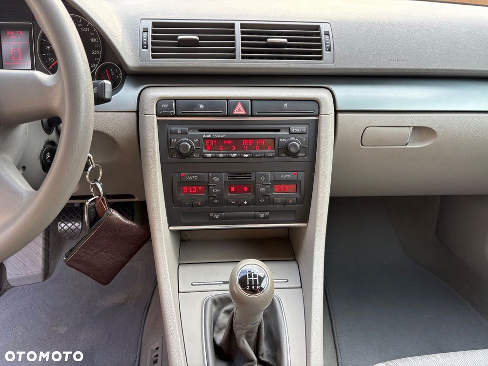 Audi A4 Limousine 1.6 - 25