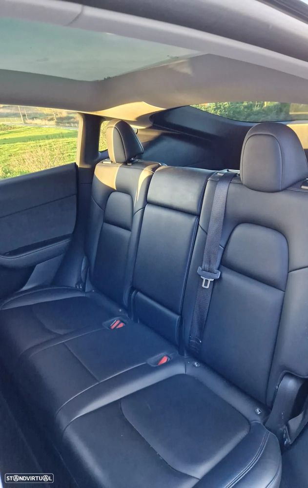 Tesla Model Y Long Range Dual Motor AWD - 15