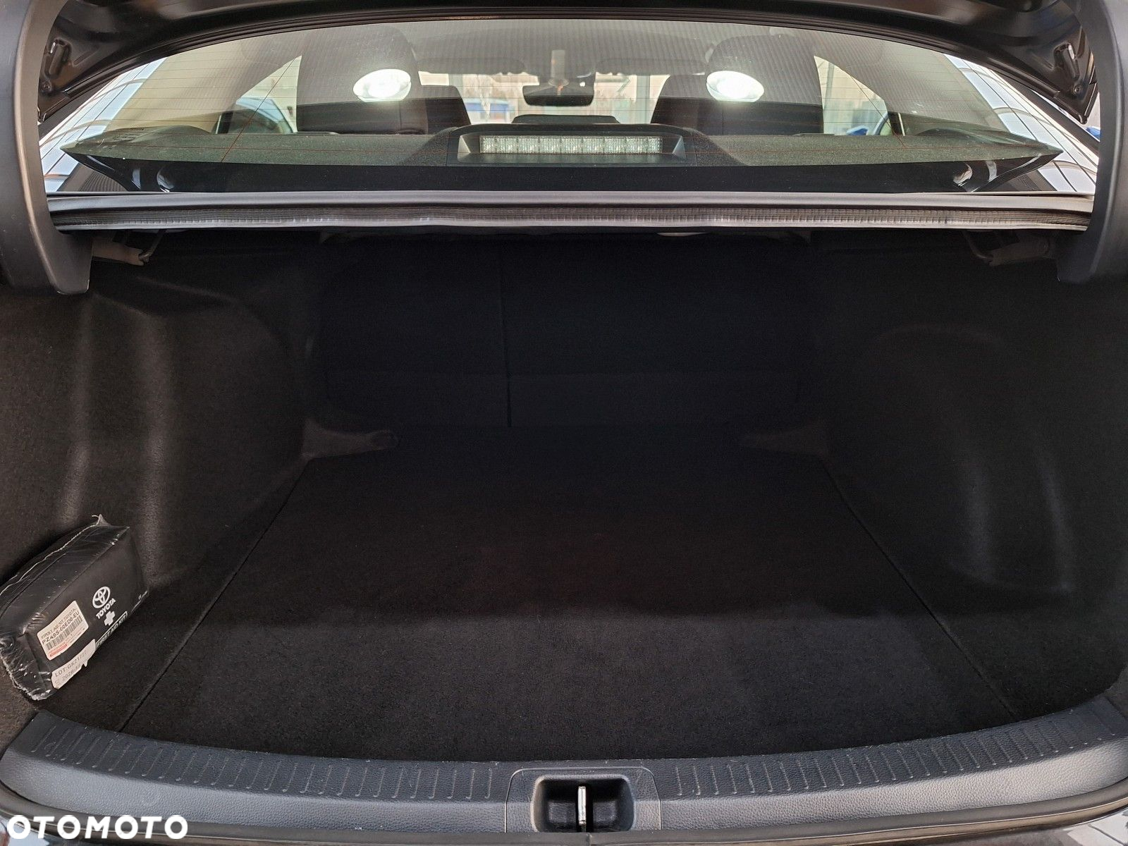 Toyota Corolla 1.8 Hybrid Comfort - 17