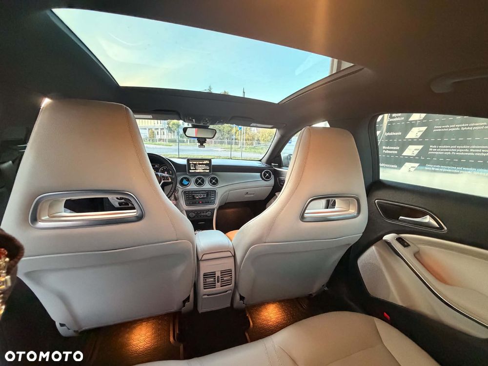 Mercedes-Benz CLA 250 7G-DCT - 11