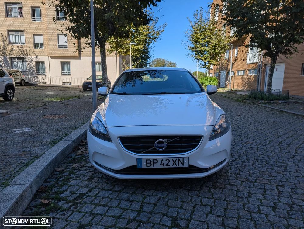 Volvo V40 ver-1-6-d2-momentum-powershift - 2