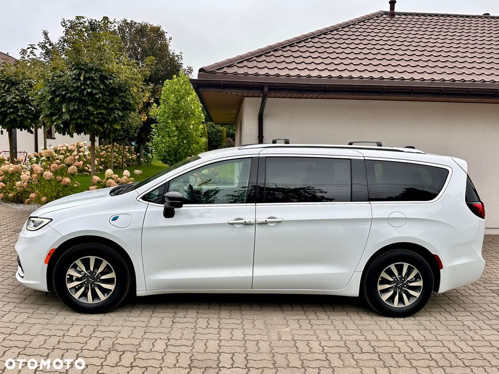 Chrysler Pacifica - 8