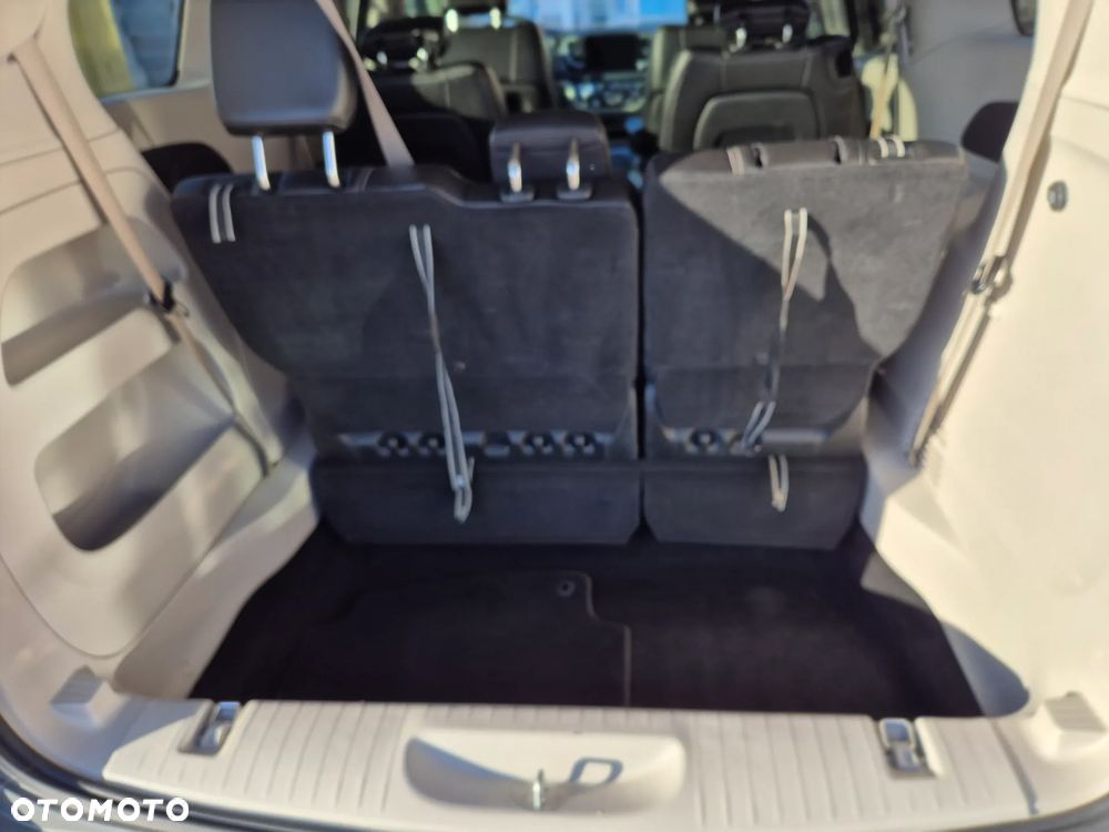 Chrysler Pacifica - 16
