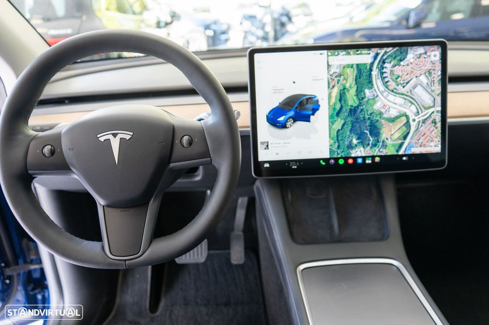 Tesla Model Y Standard RWD - 10