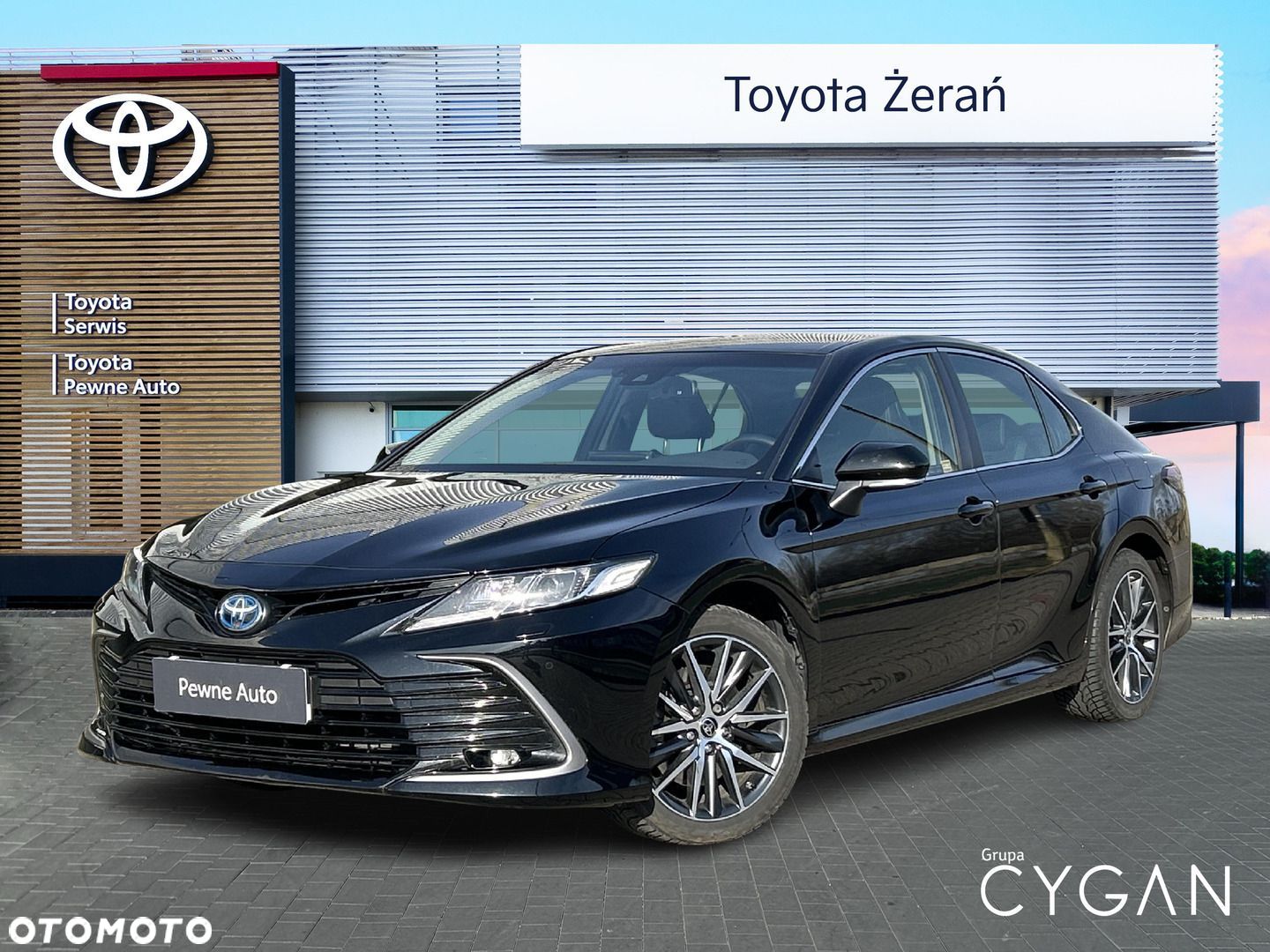 Toyota Camry - 1