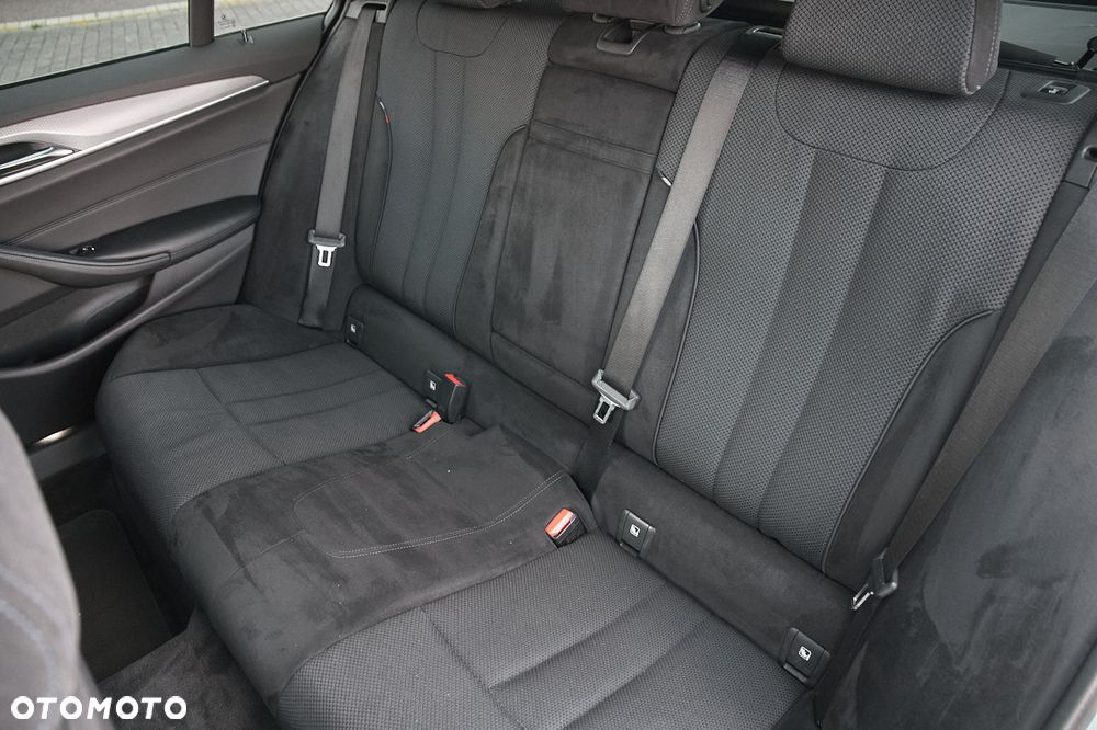 BMW Seria 5 520d xDrive M Sport sport - 30