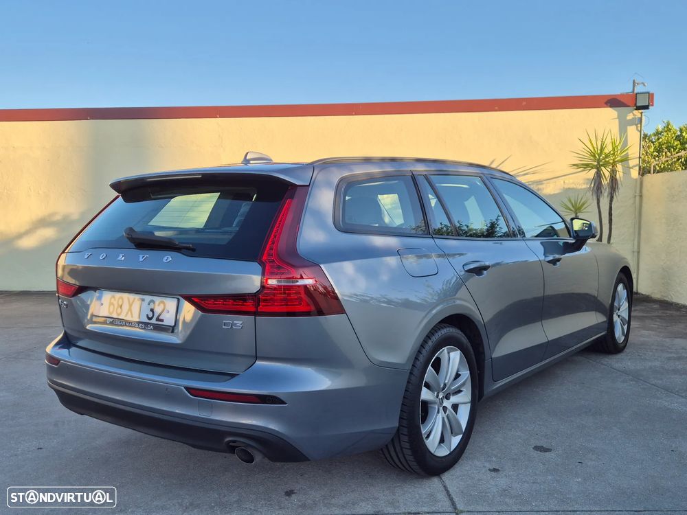 Volvo V60 2.0 D3 Momentum Plus - 19
