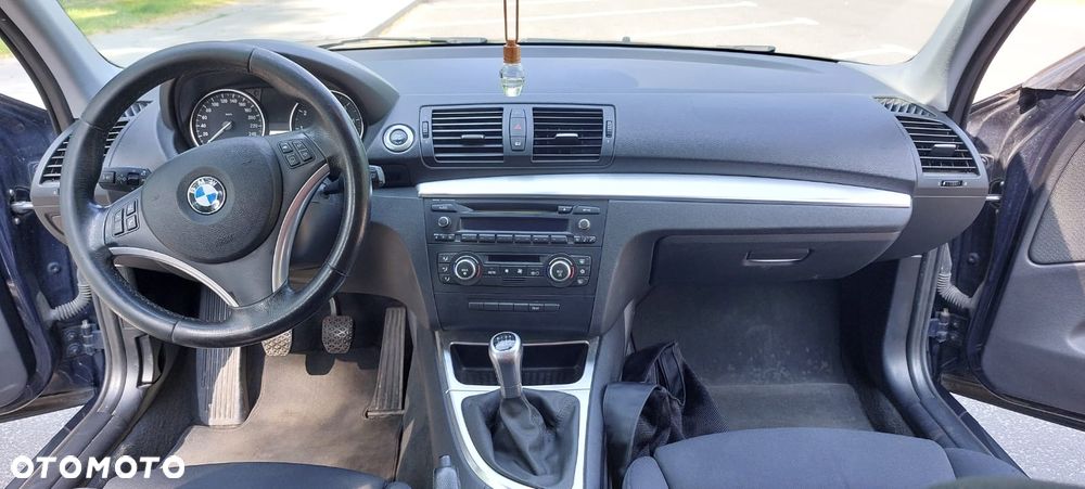 BMW Seria 1 120i - 8