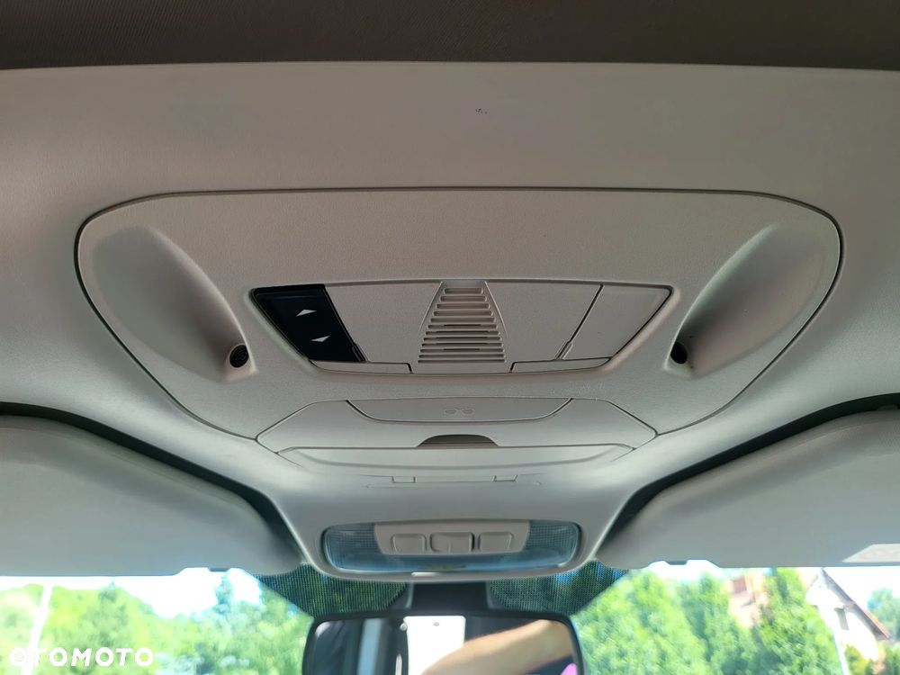 Ford Tourneo Connect Grand - 34