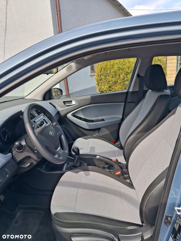Hyundai i20 - 15