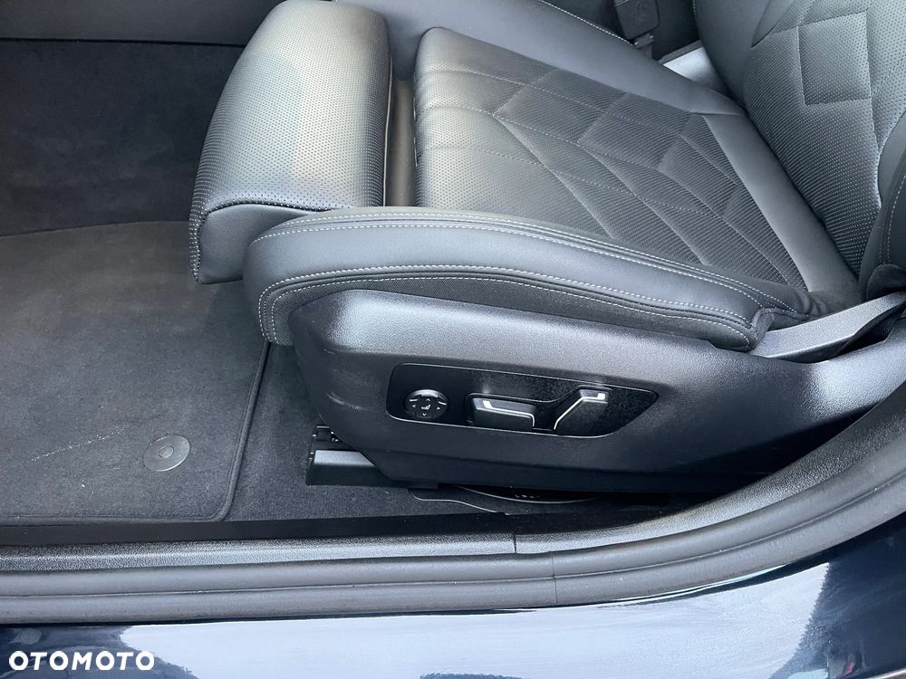 BMW Seria 5 540d xDrive mHEV - 8