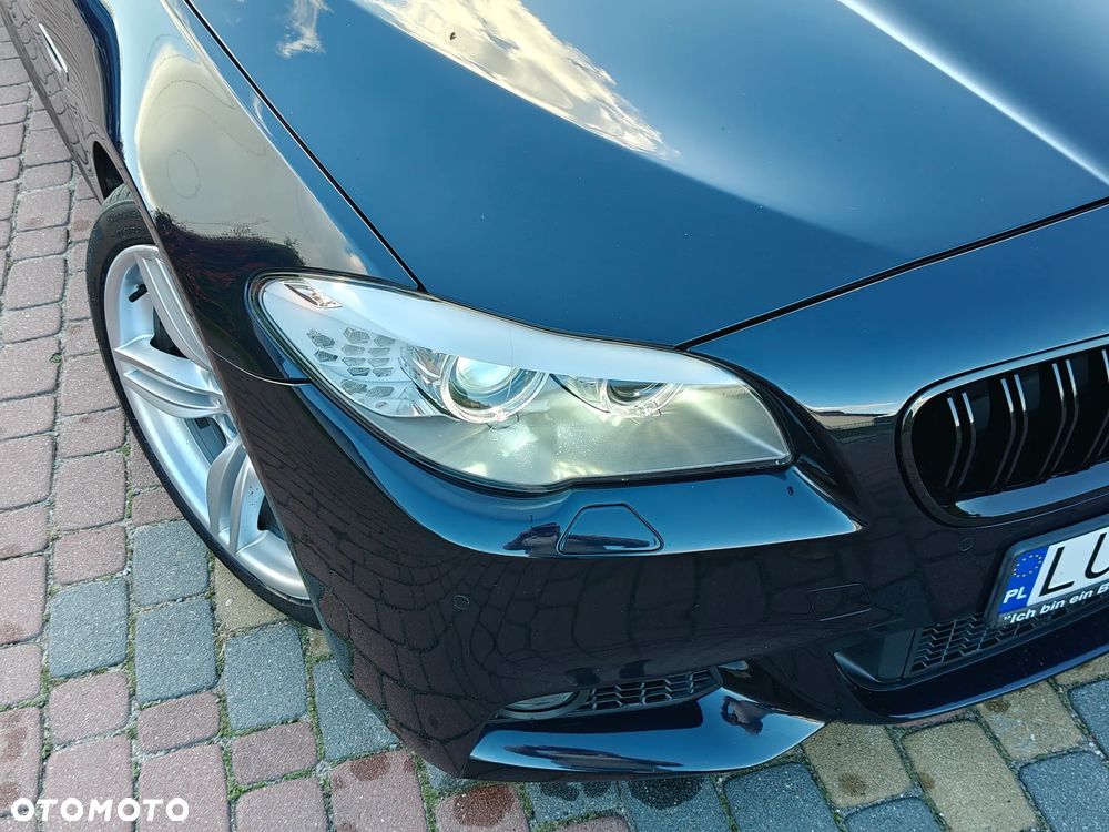 BMW Seria 5 525d xDrive - 10