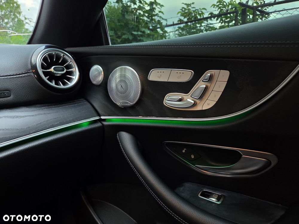 Mercedes-Benz Klasa E 400 4Matic 9G-TRONIC AMG Line - 24