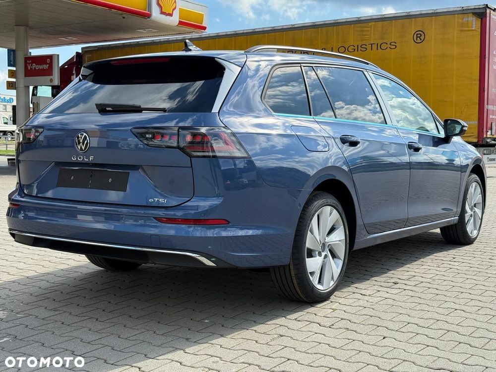 Volkswagen Golf - 8