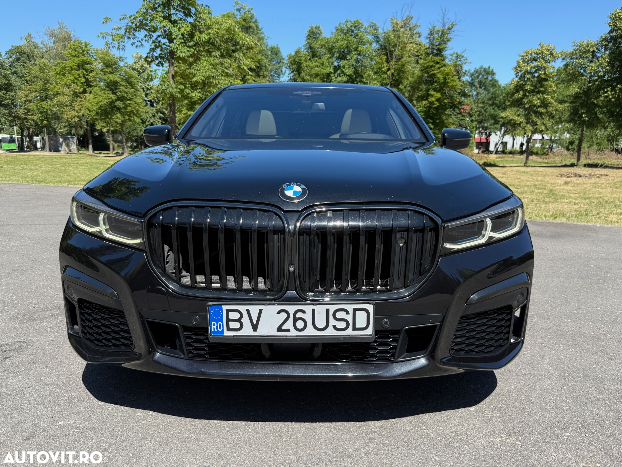 BMW Seria 7 750Li xDrive - 11