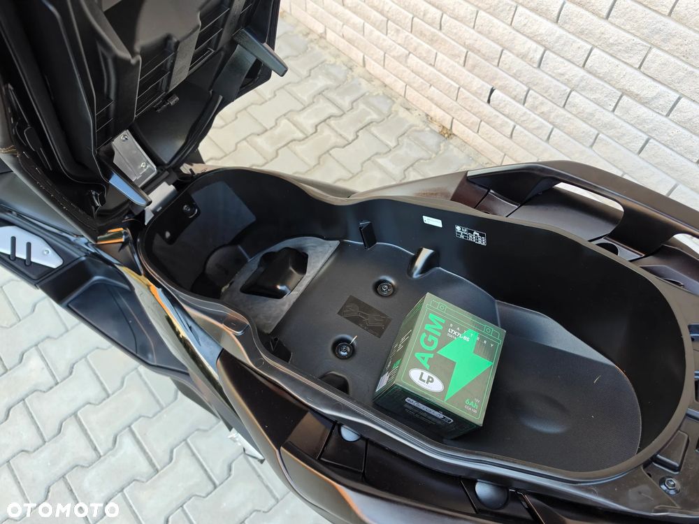 Yamaha X-max - 7