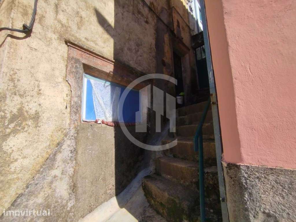 Moradia de 3 pisos com 2 entradas Independentes em Gouveia - Ideal ... - Grande imagem: 4/10