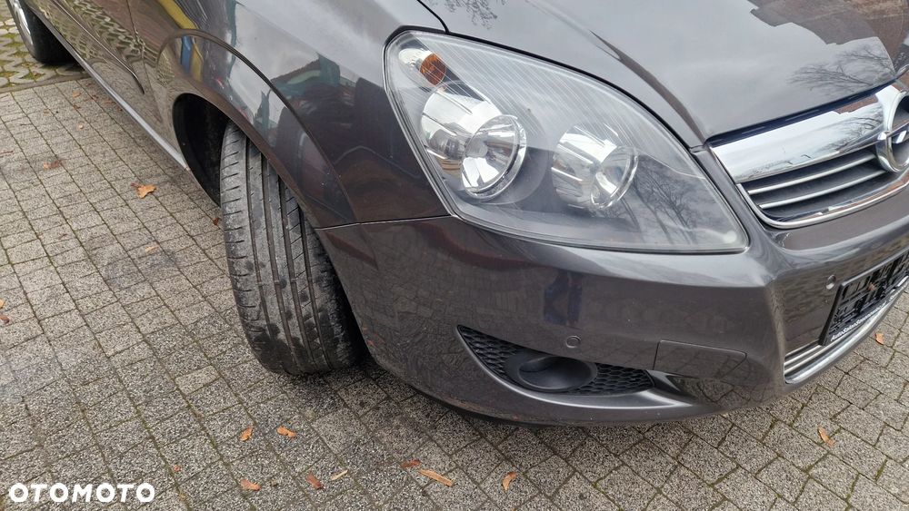 Opel Zafira - 11