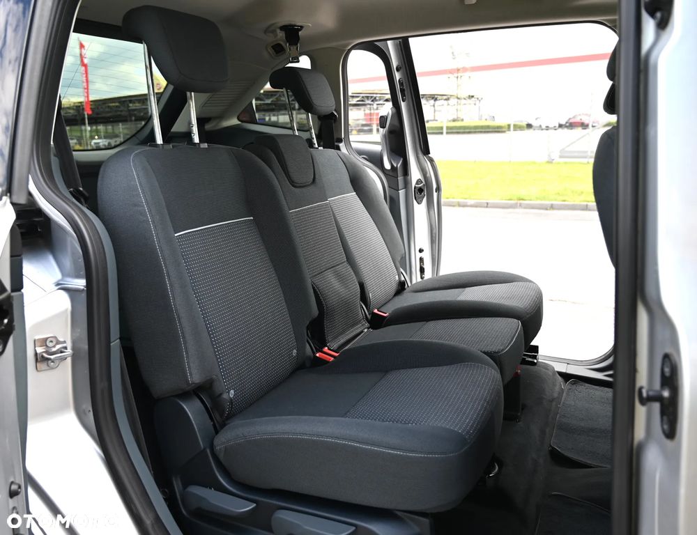 Ford Grand C-MAX - 29