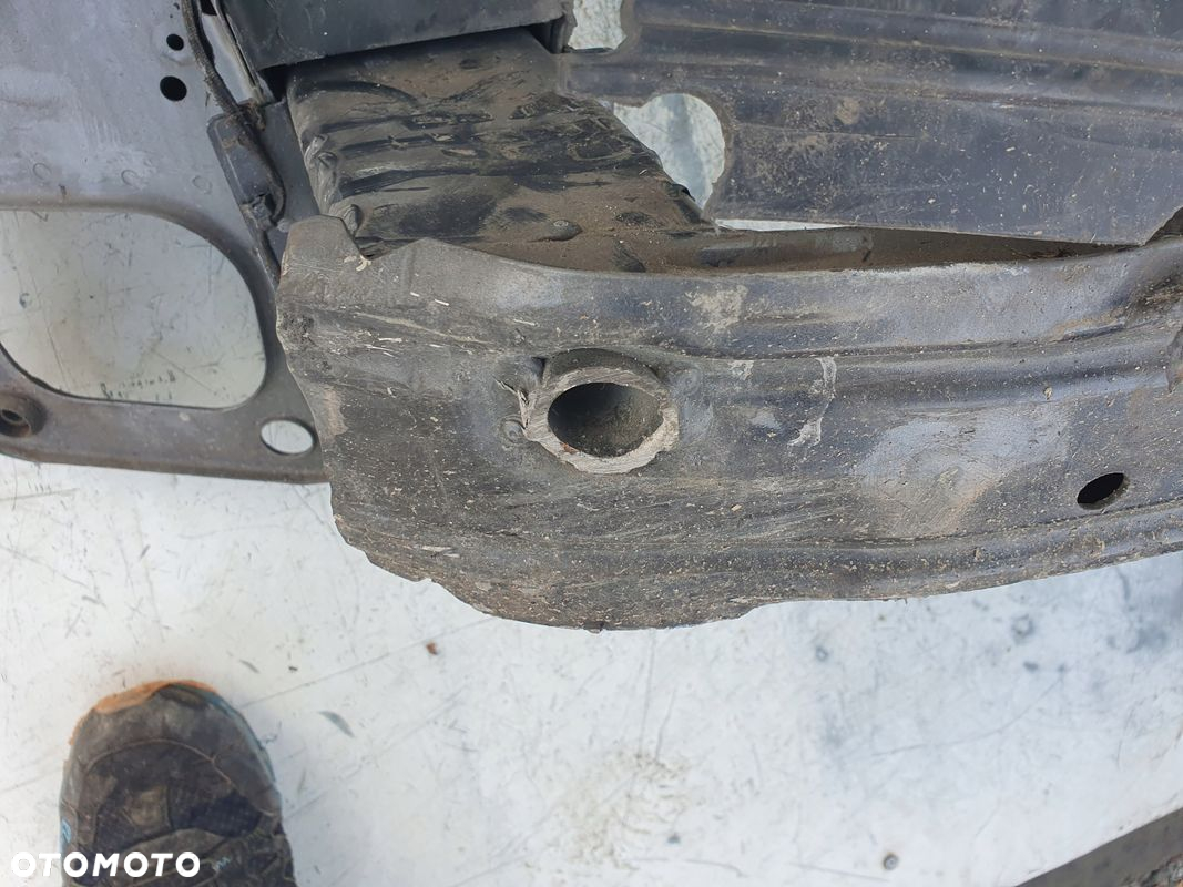 Opel Astra J 4 IV 1.4 turbo Automat pas przedni wzmocnienie chłodnice - 3