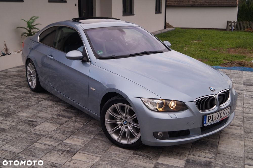 BMW Seria 3 325i - 4