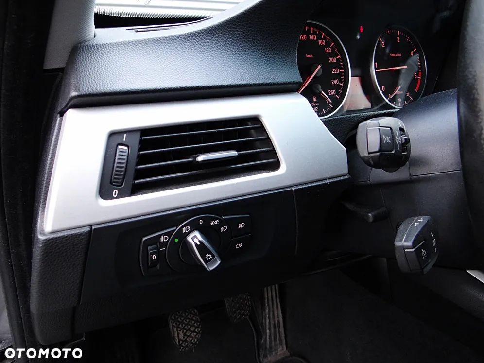 BMW Seria 3 318d DPF Edition Lifestyle - 31