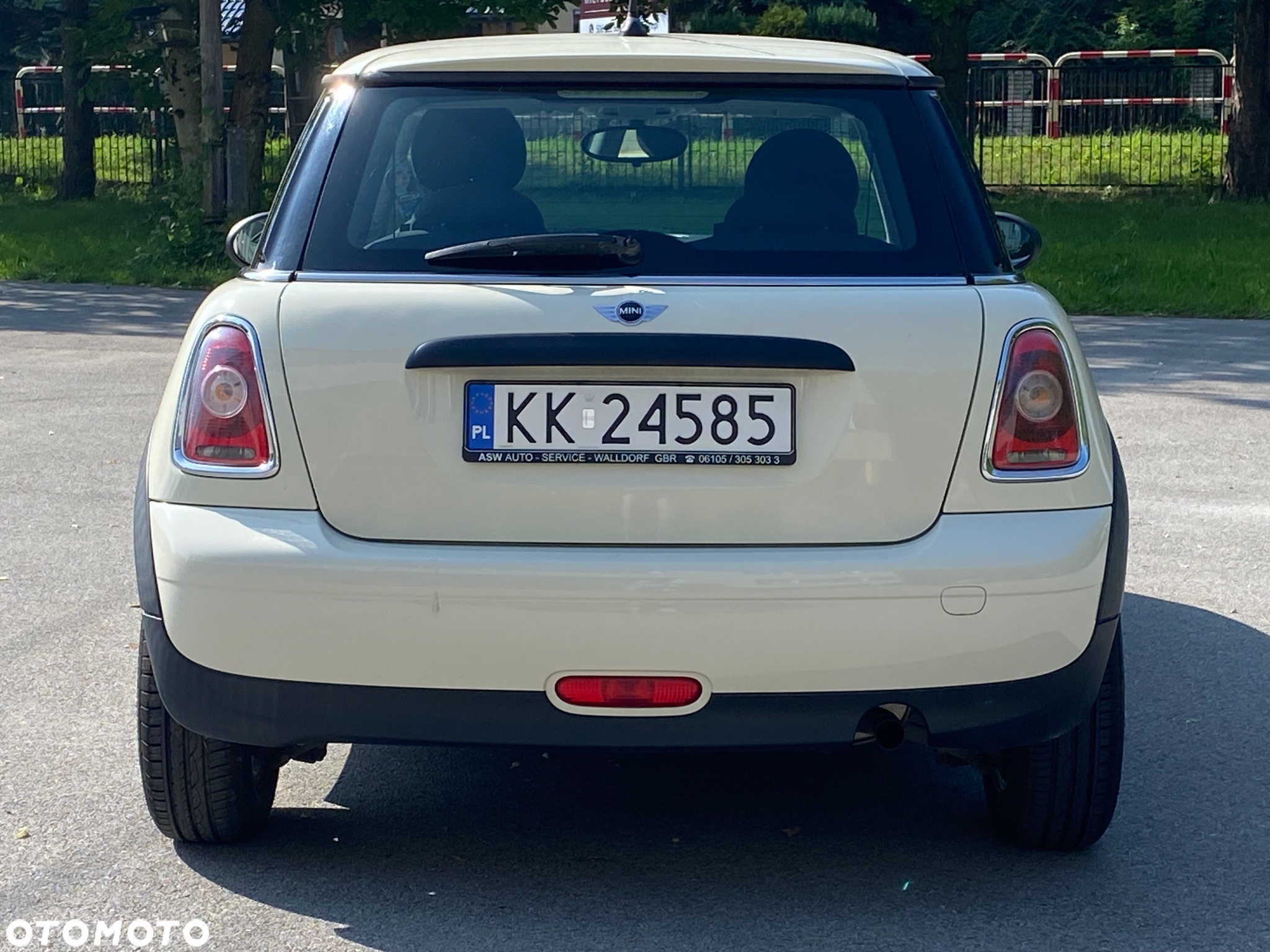MINI ONE Standard - 8