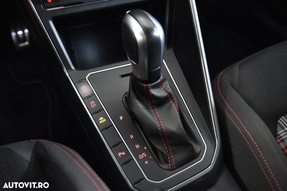 Volkswagen Polo 2.0 TSI DSG GTI - 17