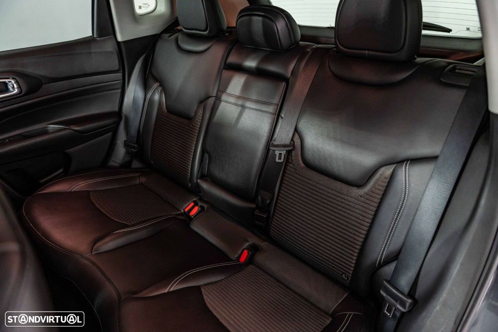 Jeep Compass 1.3 TG Limited - 28