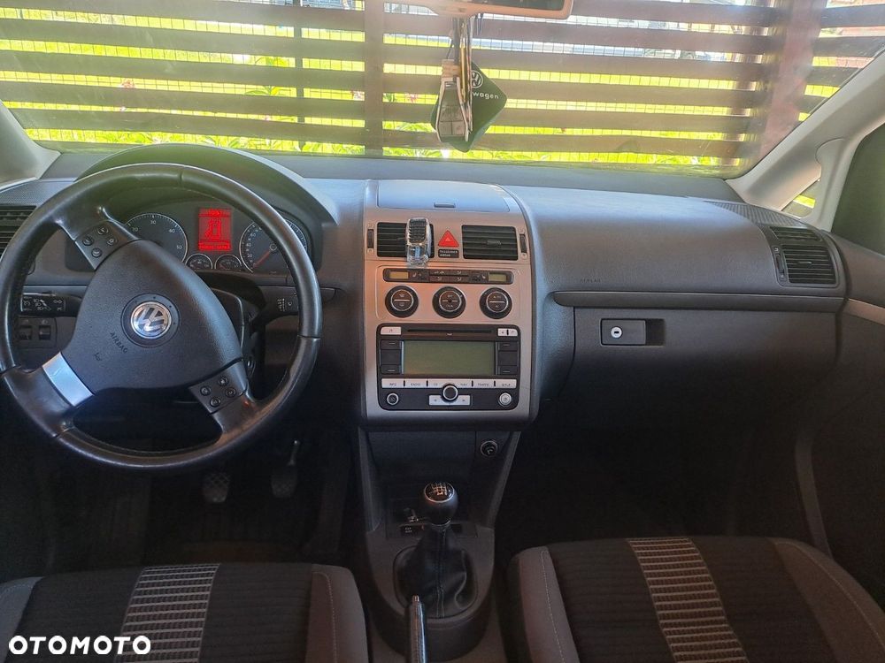 Volkswagen Touran 1.9 TDI Highline - 12