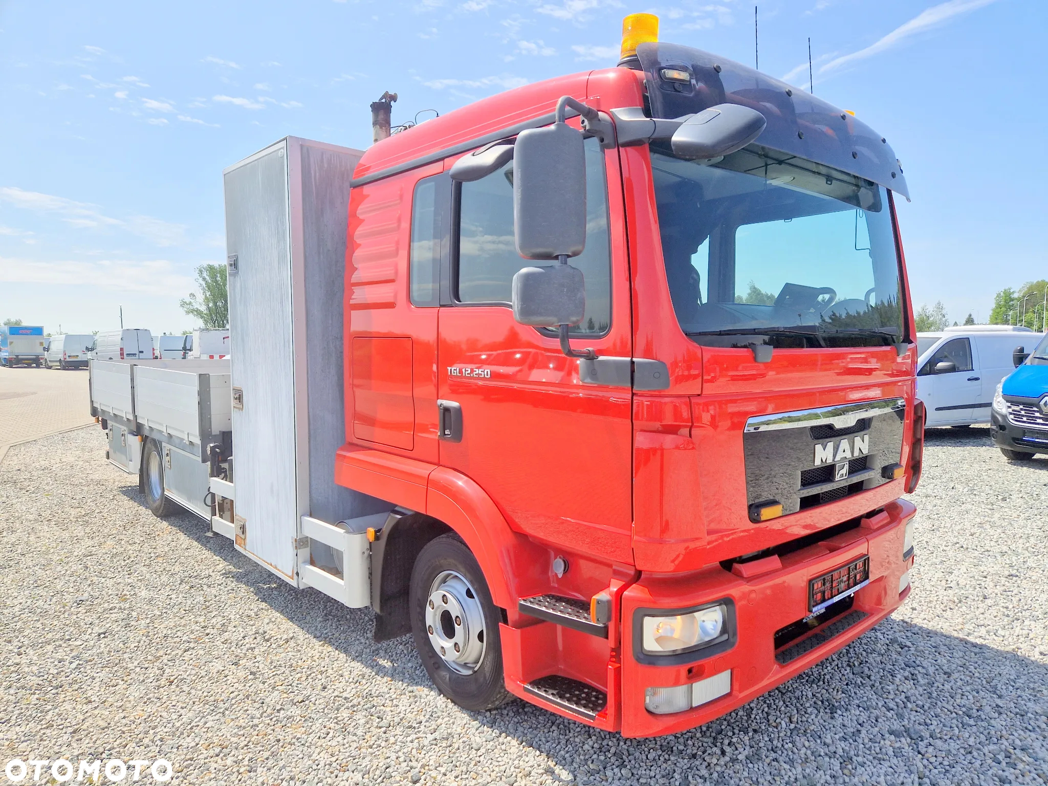 MAN TGL 12.250 DŻWIG HDS HIAB Z PILOTEM SKRZYNIA 4M 2 X KAMERA BLOKADA MOSTU SPANIE DUŻA KABINA - 7