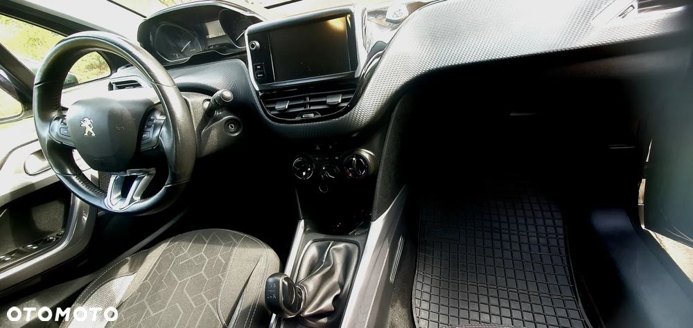 Peugeot 2008 PureTech 110 Stop&Start GT-Line Edition - 18