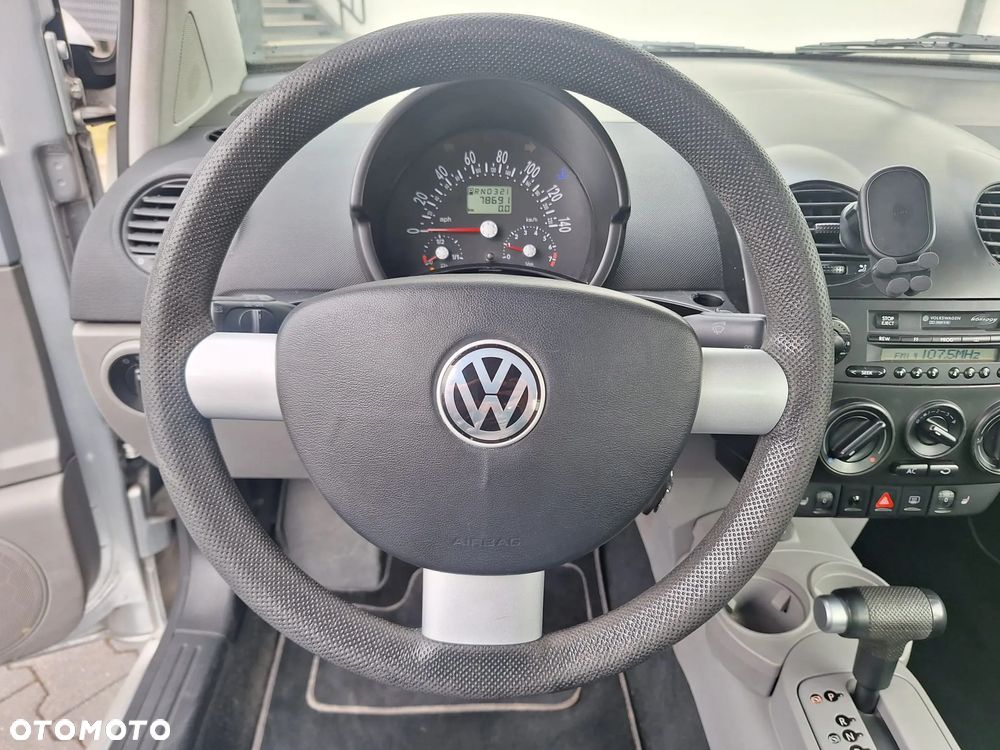 Volkswagen New Beetle 2.0 - 21