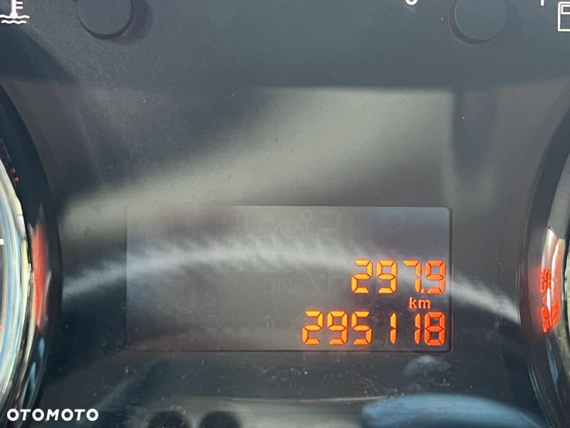 Peugeot 3008 1.6 HDi Premium - 4