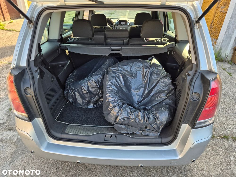 Opel Zafira 1.6 Cosmo - 11