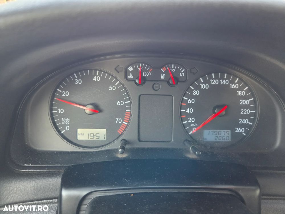 Volkswagen Passat - 8