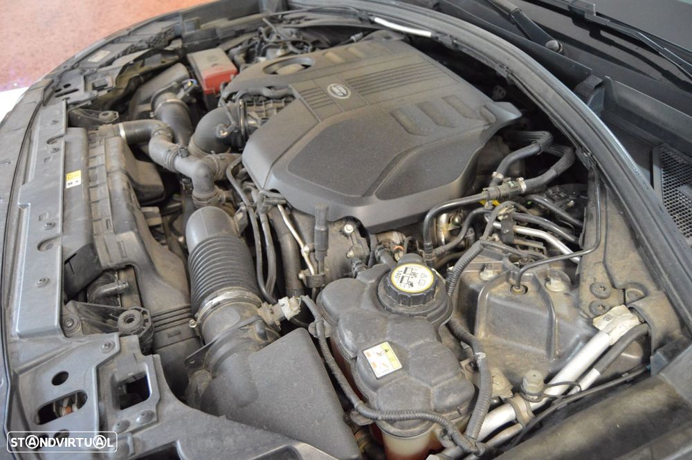 Land Rover Range Rover Velar 3.0 D R-Dynamic HSE - 18