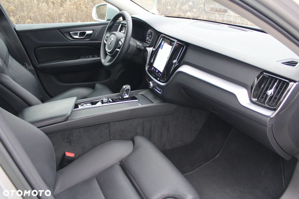 Volvo V60 Cross Country B4 D AWD Geartronic - 27