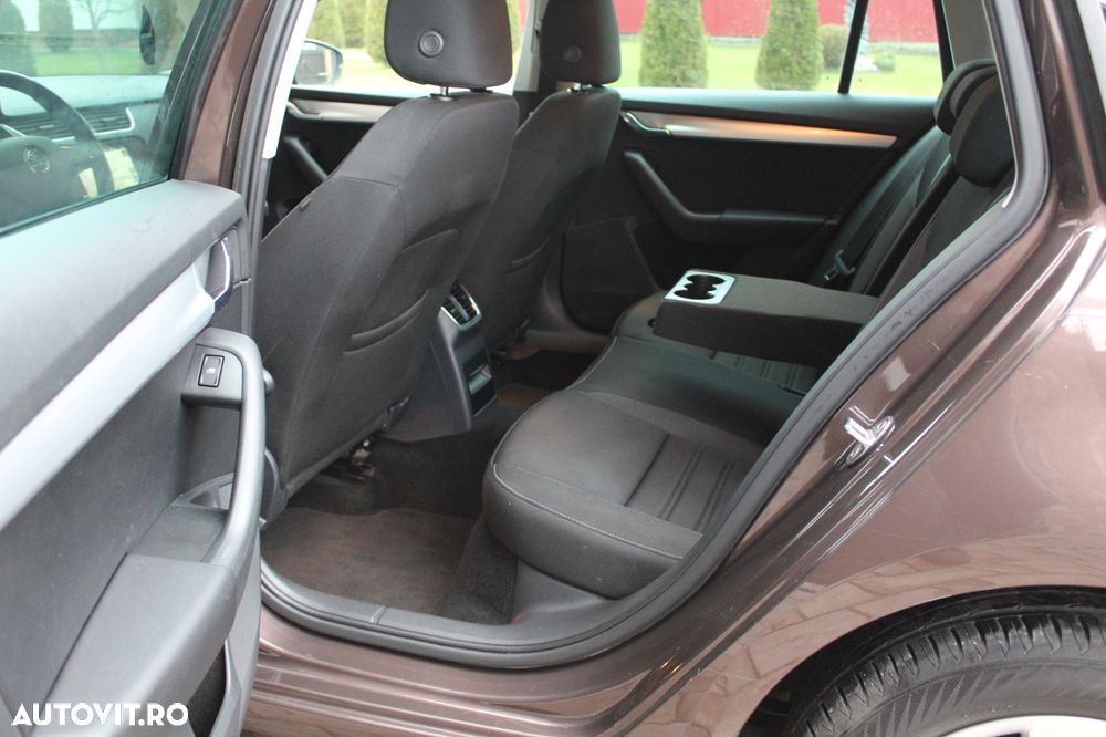 Skoda Octavia 1.6 TDI DSG Ambition - 8