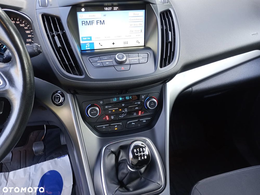 Ford Kuga 1.5 EcoBoost 2x4 Titanium - 28