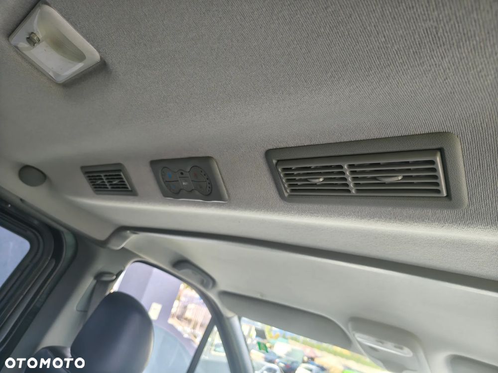 Renault Trafic Grand Passenger Black Edition - 8